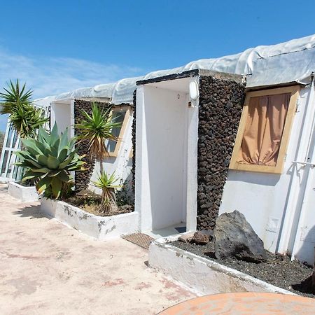 Basic En-Suite Bedroom By The Sea Guinea Esterno foto