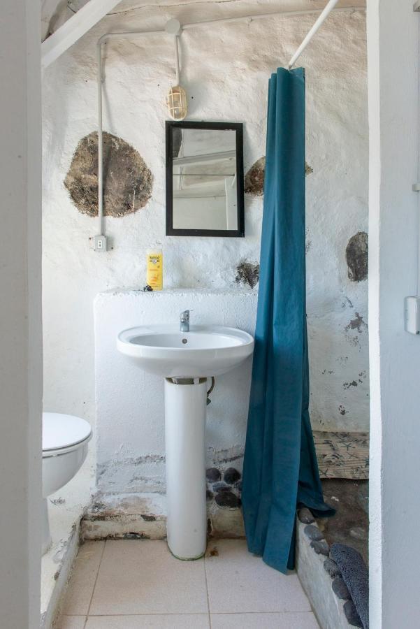 Basic En-Suite Bedroom By The Sea Guinea Esterno foto