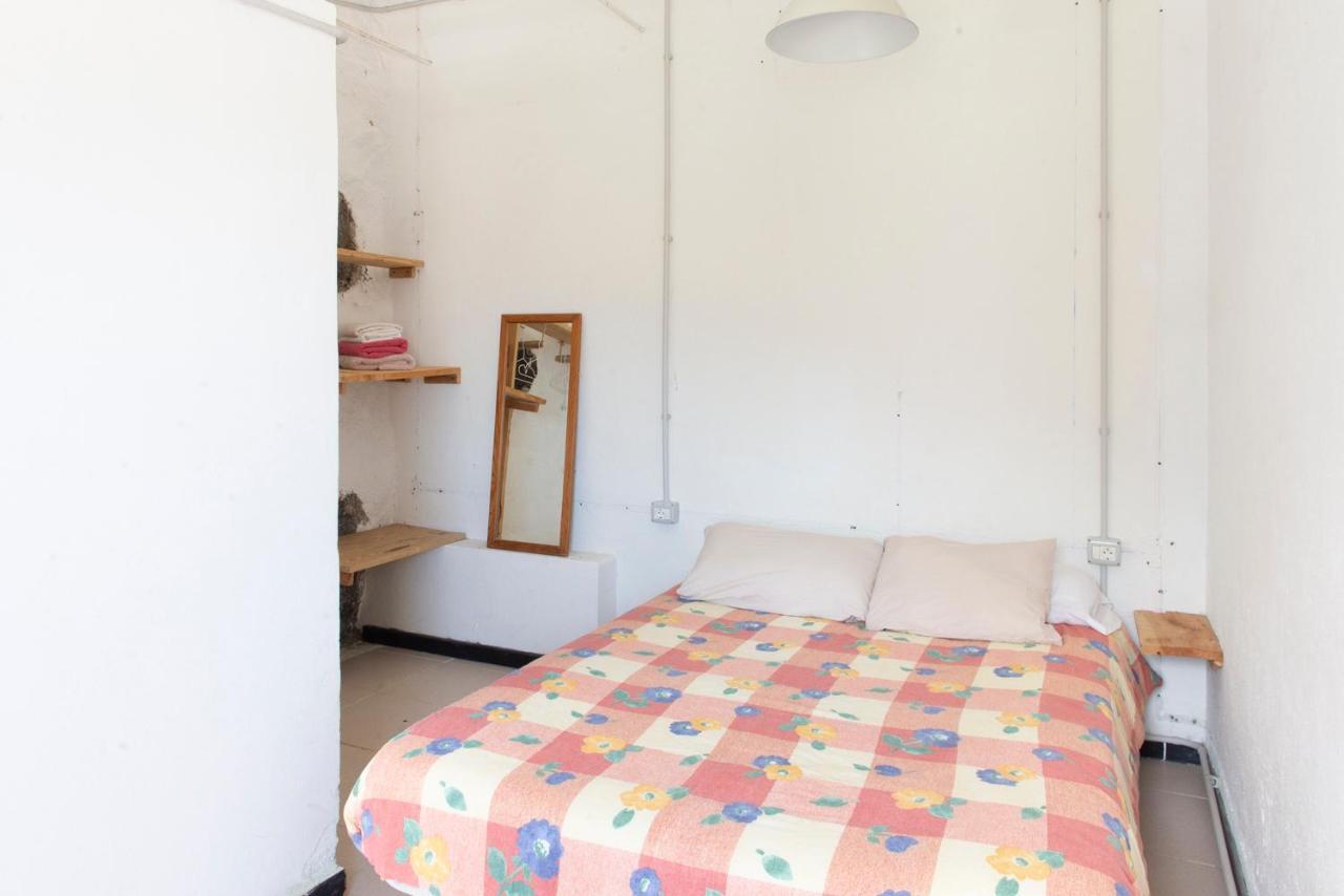 Basic En-Suite Bedroom By The Sea Guinea Esterno foto